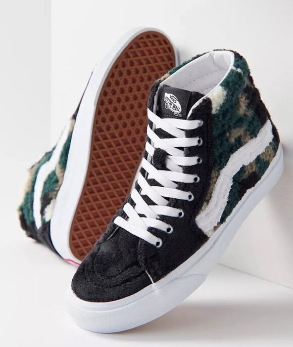 Vans Shoes - New vans SK8 camo Sherpa sneakers womens sz 6